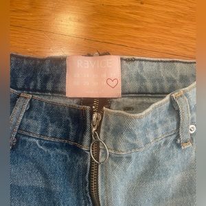 Revice jeans - zipper closure - size 32 - mixed wash